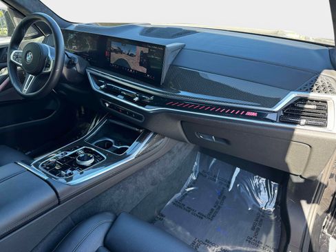 Used 2026 BMW X7 M60i image 25