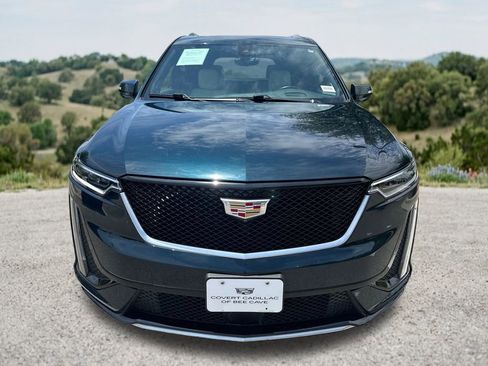 Used 2025 Cadillac XT6 Sport w/ Technology Package AWD/4WD image 2