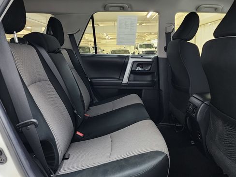 Used 2017 Toyota 4Runner SR5 image 19