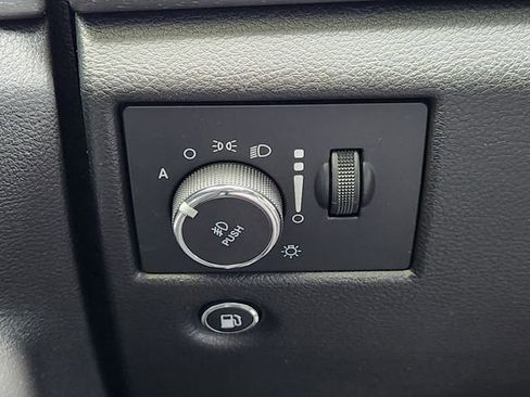 Used 2018 Jeep Grand Cherokee Altitude image 19