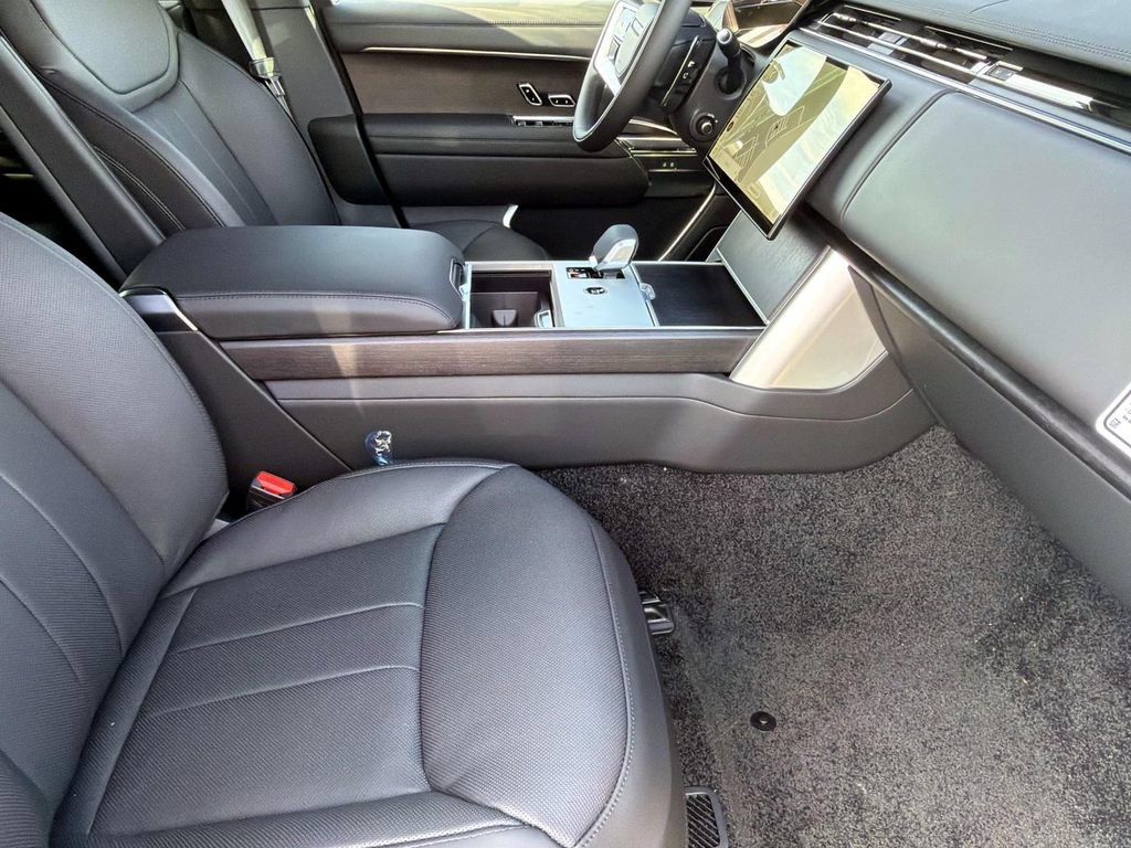 New 2026 Land Rover Range Rover SE AWD/4WD image 10