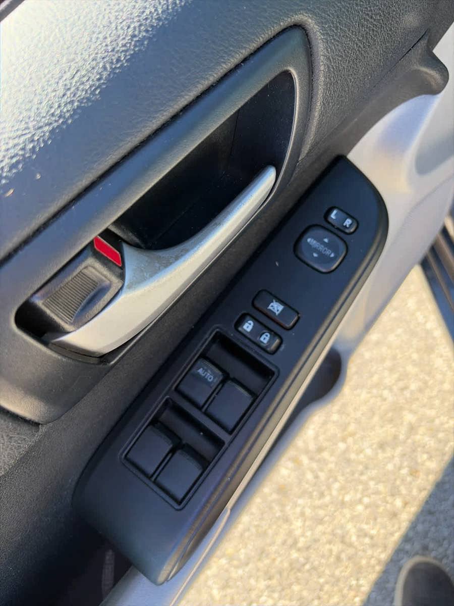Used 2014 Toyota Camry LE FWD image 15