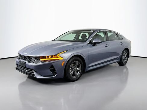 Used 2023 Kia K5 LXS FWD image 4