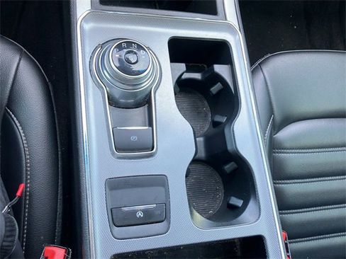 Used 2022 Ford Edge SEL image 25