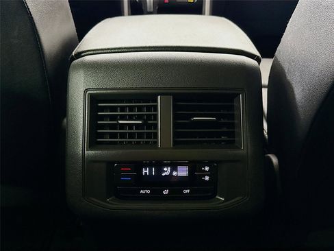 Used 2022 Volkswagen Atlas SE image 23