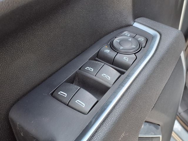 Used 2025 GMC Sierra 1500 SLT AWD/4WD image 4