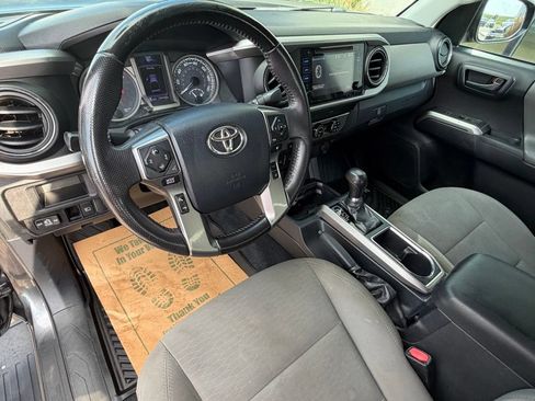 Used 2019 Toyota Tacoma SR5 RWD image 7