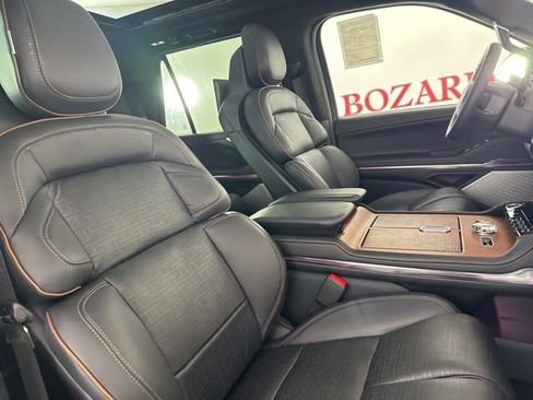 New 2025 Lincoln Navigator Black Label image 21
