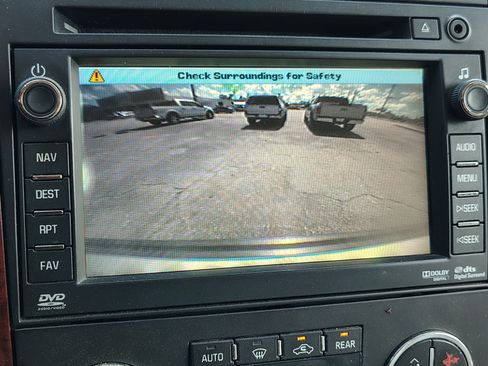 Used 2011 Chevrolet Tahoe LTZ RWD image 19