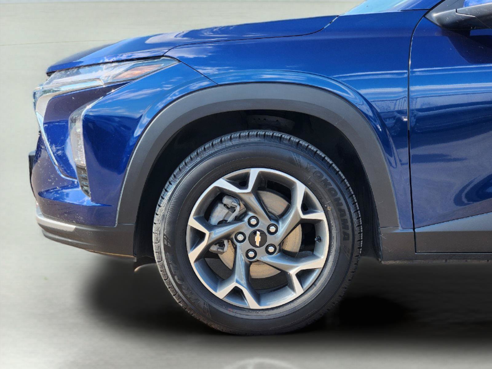 Used 2024 Chevrolet Trax LT FWD image 9
