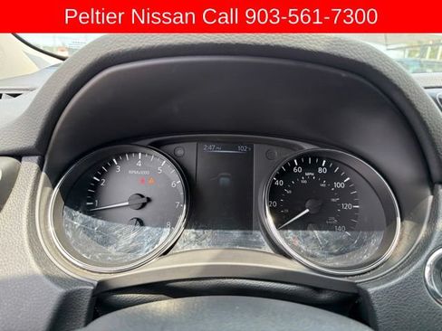 Used 2017 Nissan Rogue SV w/ Sun & Sound Touring Package FWD image 13