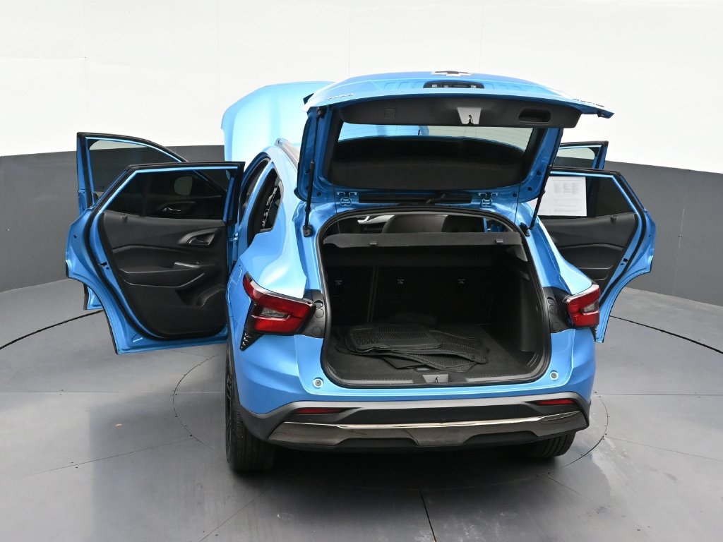 Used 2025 Chevrolet Trax ACTIV w/ Driver Confidence Package FWD image 35