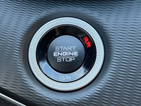 New 2025 Jeep Grand Cherokee Altitude image 22