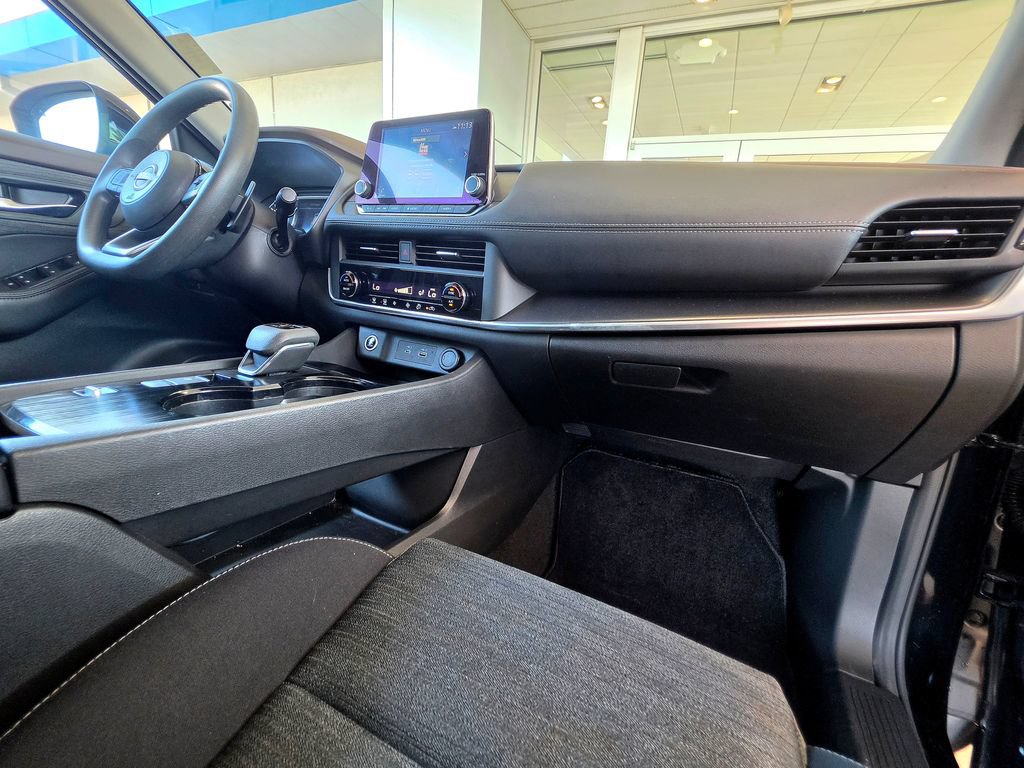 Used 2023 Nissan Rogue SV FWD image 58