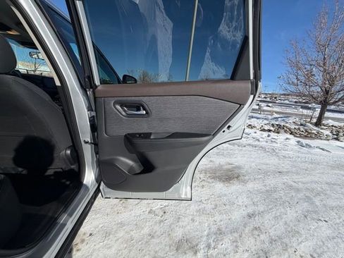 Used 2023 Nissan Rogue SV image 25