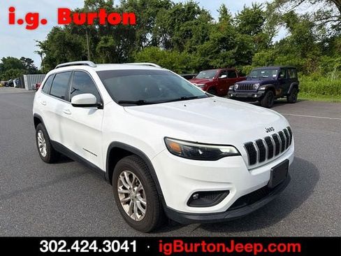 Used 2019 Jeep Cherokee Latitude w/ Cold Weather Group AWD/4WD image 8
