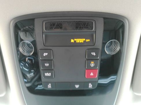 Used 2025 Kia Carnival FWD image 56