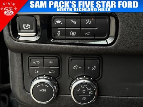 Used 2025 GMC Yukon Denali AWD/4WD image 26