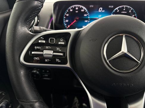 Used 2021 Mercedes-Benz GLB 250 4MATIC image 15