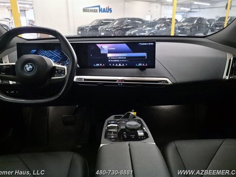 Used 2024 BMW iX xDrive50 w/ Premium Package AWD/4WD image 26