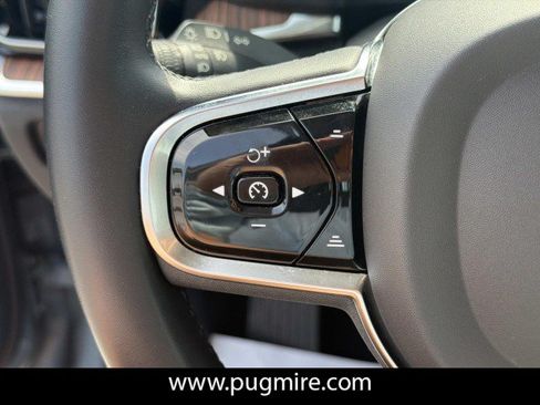 Used 2024 Volvo S60 B5 Plus FWD image 25