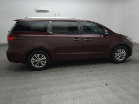 Used 2016 Kia Sedona LX w/ LX Essentials Premium Package FWD image 10