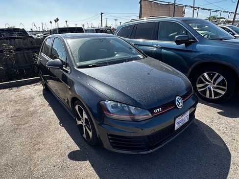 Used 2015 Volkswagen GTI SE FWD image 8