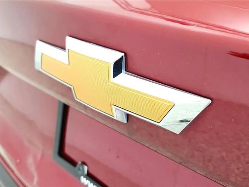 Used 2024 Chevrolet Trax LS w/ LS Convenience Package FWD image 16