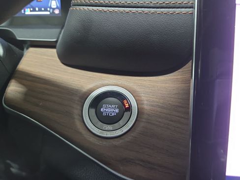 Used 2023 Jeep Grand Cherokee L Summit w/ Advanced Protech Group IV AWD/4WD image 37
