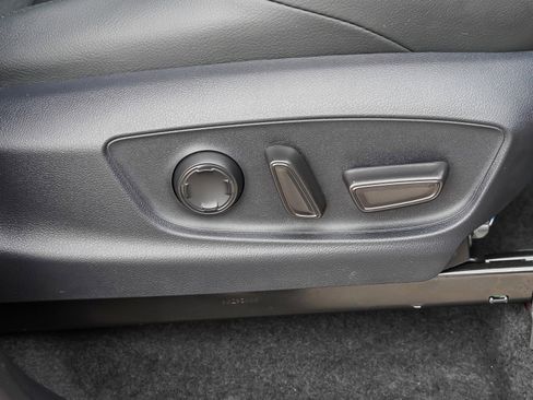 Used 2025 Toyota Tacoma TRD Off-Road image 26