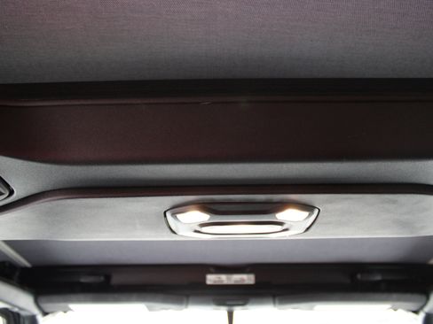 Used 2021 Jeep Wrangler Unlimited Sport image 32