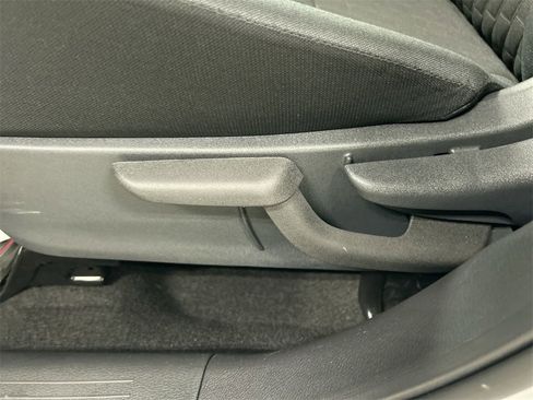 Certified 2023 Nissan Kicks SR image 13