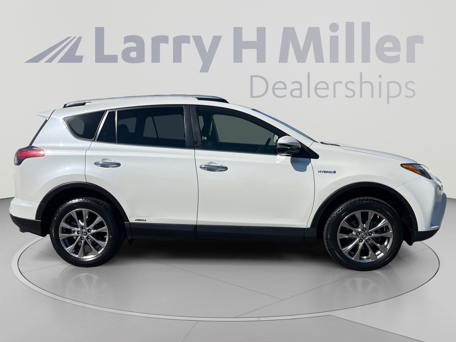 Used 2018 Toyota RAV4 Limited w/ Advanced Technology Package AWD/4WD image 6
