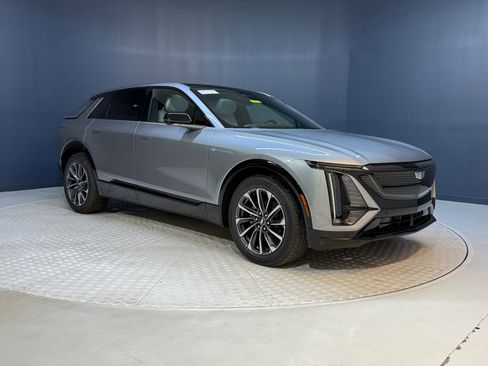 New 2026 Cadillac Lyriq Sport AWD/4WD image 7