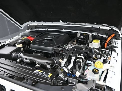 Used 2023 Jeep Wrangler Unlimited Rubicon 4xe w/ Safety Group AWD/4WD image 5