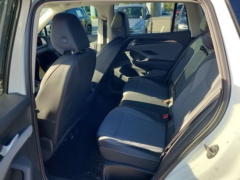 New 2026 Volkswagen Tiguan SE FWD image 11