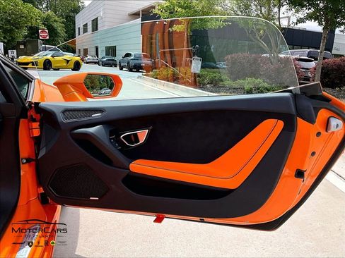 Used 2023 Lamborghini Huracan EVO RWD image 22