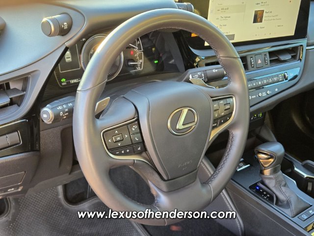 Used 2024 Lexus ES 300h w/ Premium Package FWD image 24