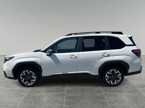 Used 2026 Subaru Forester Premium AWD/4WD image 2