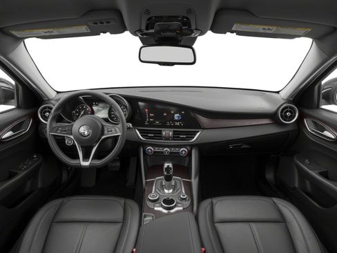 Used 2017 Alfa Romeo Giulia Ti RWD image 6