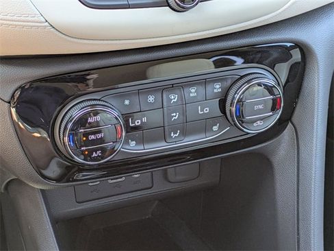 Used 2023 Buick Encore GX Select image 21