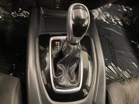 Used 2017 Nissan Rogue S AWD/4WD image 17