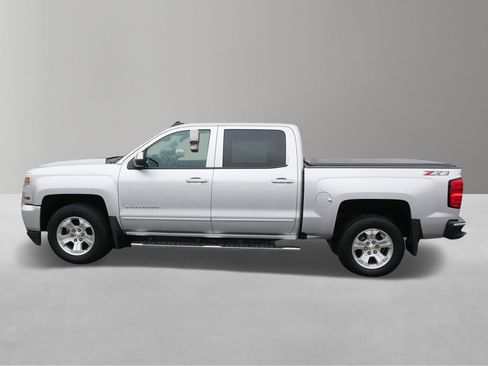 Used 2018 Chevrolet Silverado 1500 LT w/ All Star Edition AWD/4WD image 6
