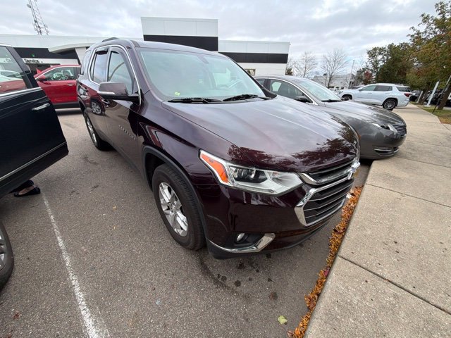 Used 2018 Chevrolet Traverse LT FWD image 2