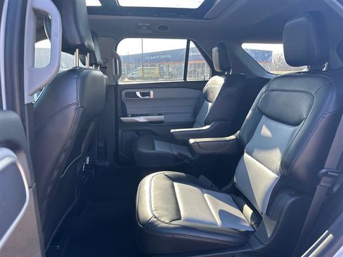 Certified 2023 Ford Explorer XLT w/ Equipment Group 202A image 15