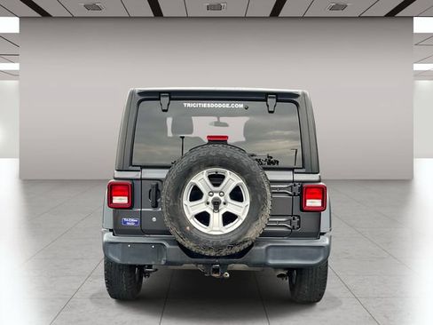 Used 2018 Jeep Wrangler Unlimited Sport S AWD/4WD image 4