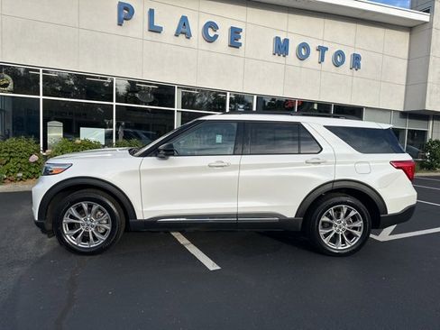 Used 2024 Ford Explorer XLT w/ Equipment Group 202A image 4
