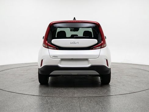 Used 2025 Kia Soul LX w/ LX Technology Package FWD image 7