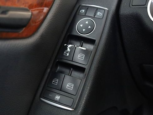 Used 2011 Mercedes-Benz C 300 4MATIC Sedan image 34