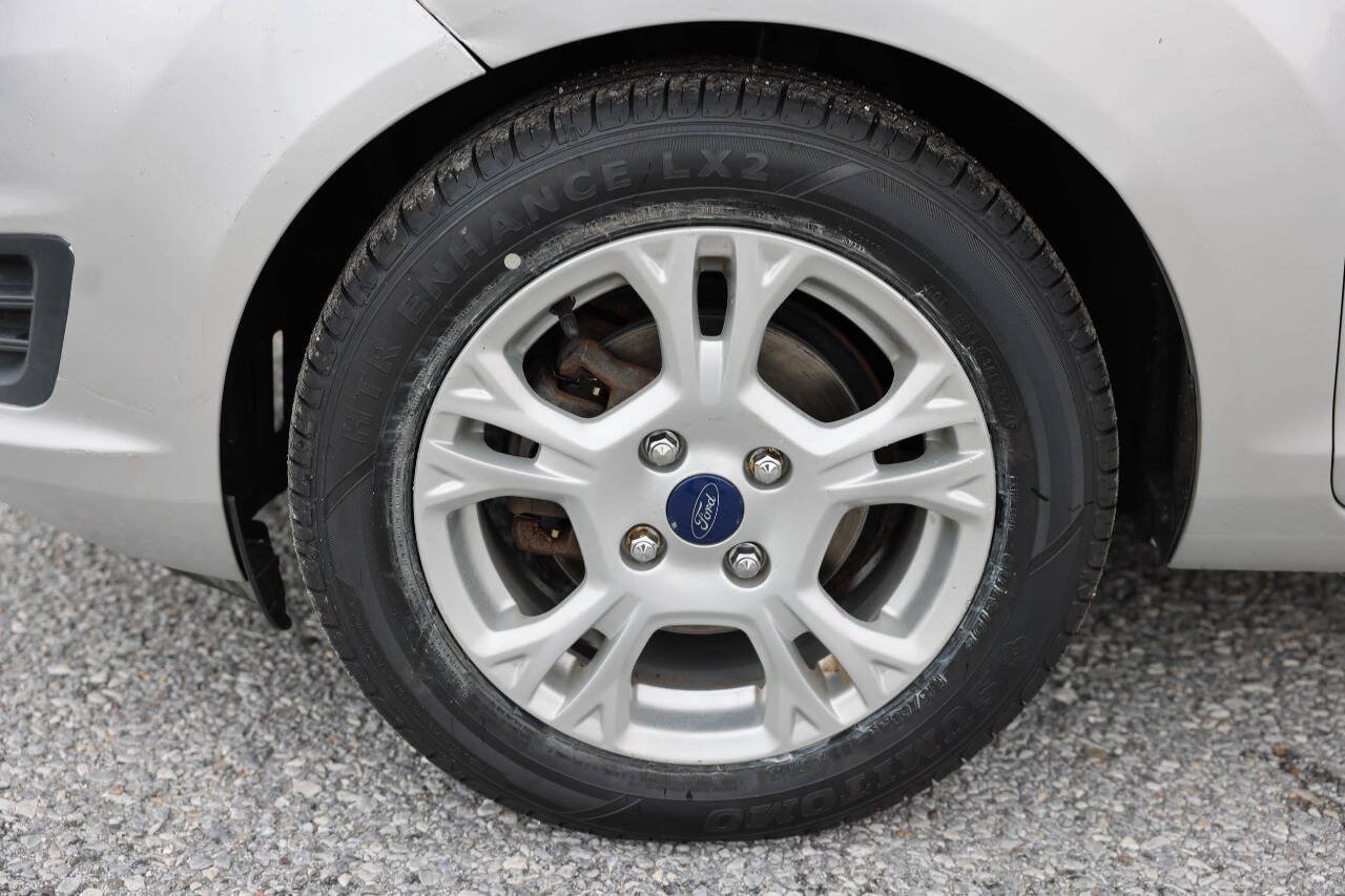 Used 2015 Ford Fiesta SE FWD image 27